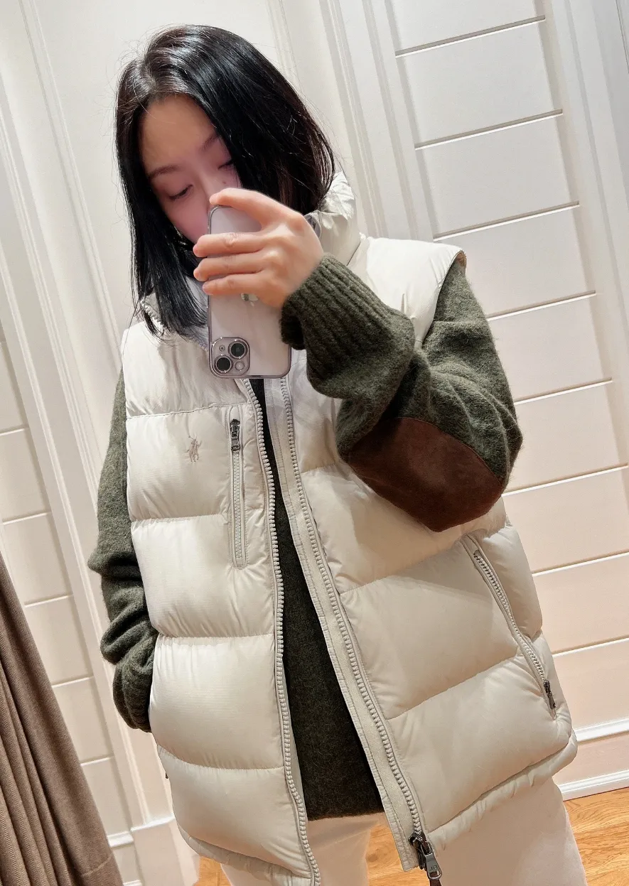 25118 # Gray Apricot Consultation Picture P460